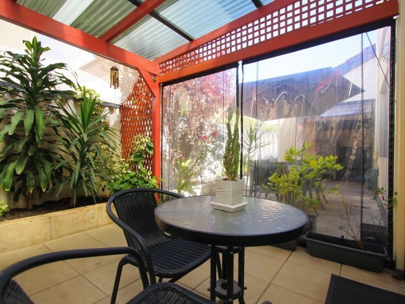 10/11 Gochean Avenue, Bentley WA 6102