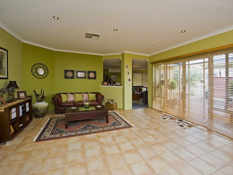 47 Waterperry Drive, Canning Vale WA 6155