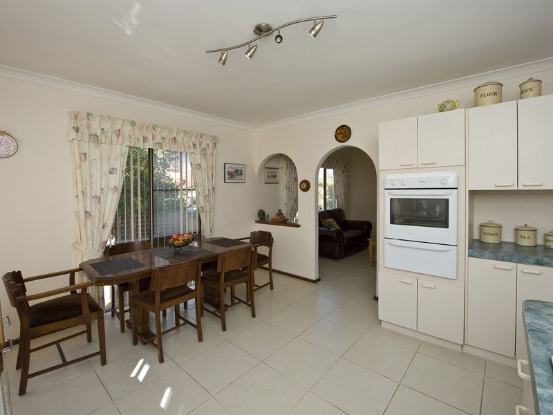 2/27 Leonard Street, Victoria Park WA 6100