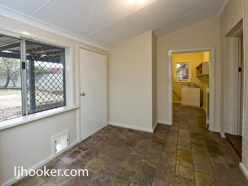 423 Berwick Street, St James WA 6102