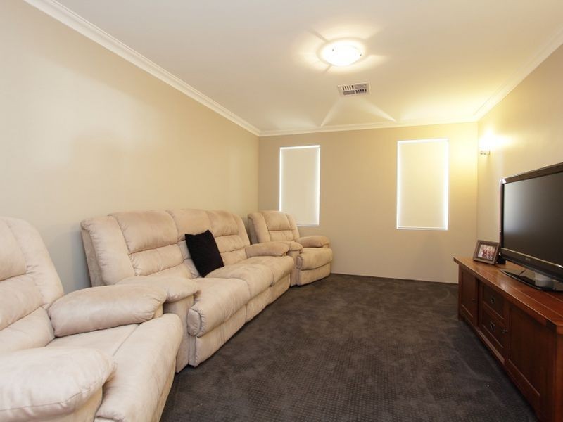 17 Norwich Way, High Wycombe WA 6057
