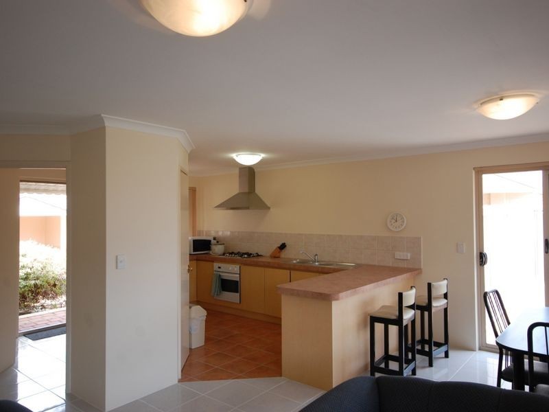 1/18 Stannard Street, St James WA 6102