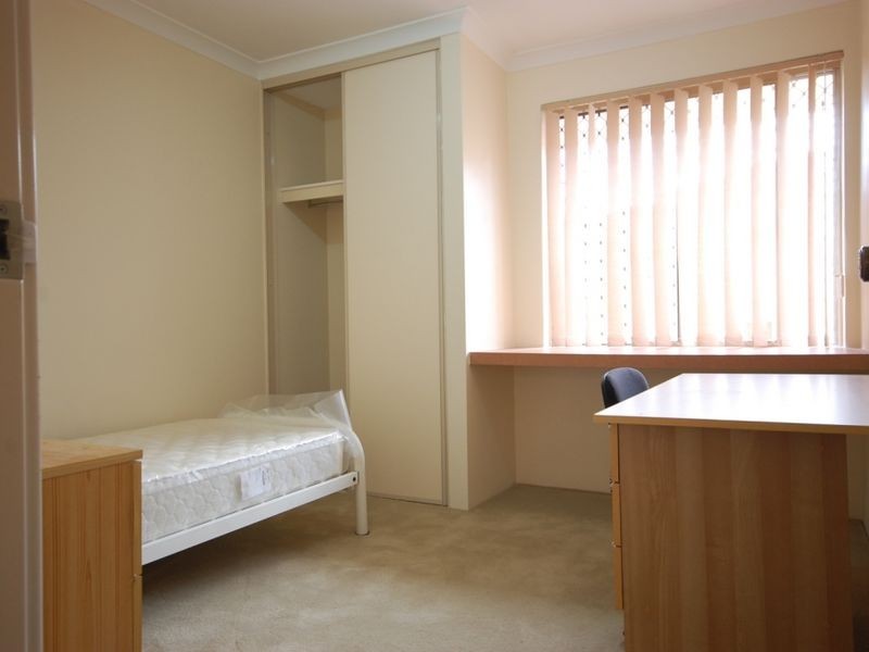 1/18 Stannard Street, St James WA 6102