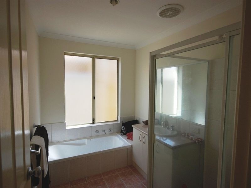 14B Wyndham Street, St James WA 6102