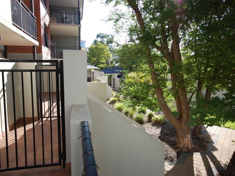 2/27 Hardy Street, South Perth WA 6151