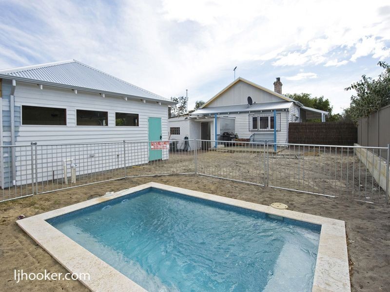 8 Esperance Street, East Victoria Park WA 6101