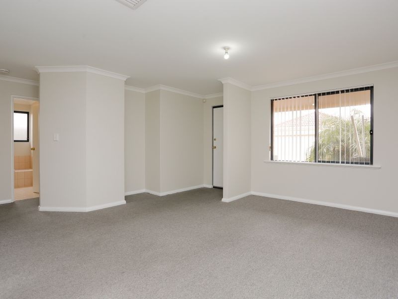 8/14 Stephen Street, Queens Park WA 6107