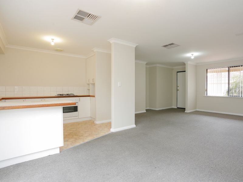 8/14 Stephen Street, Queens Park WA 6107