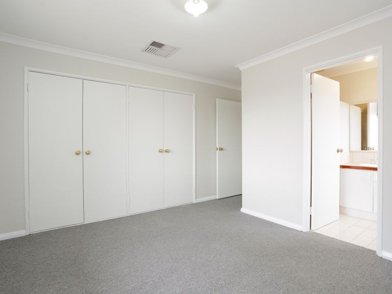 8/14 Stephen Street, Queens Park WA 6107