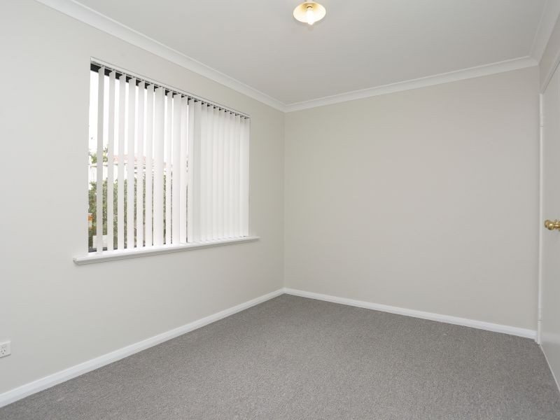 8/14 Stephen Street, Queens Park WA 6107