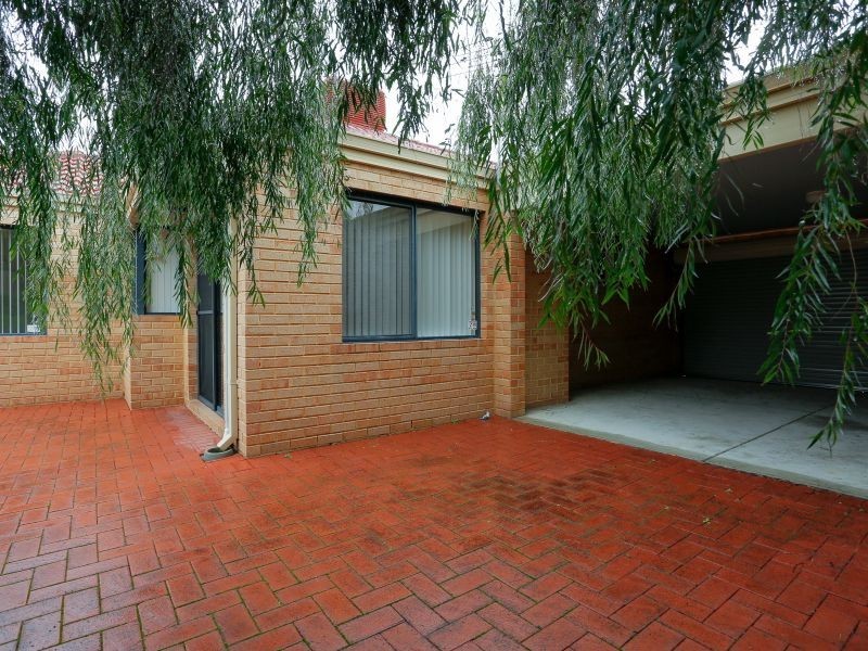 8/14 Stephen Street, Queens Park WA 6107