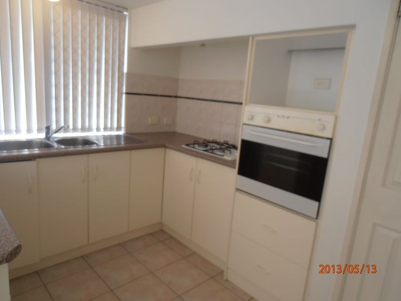 E/4 Ball Place, Queens Park WA 6107