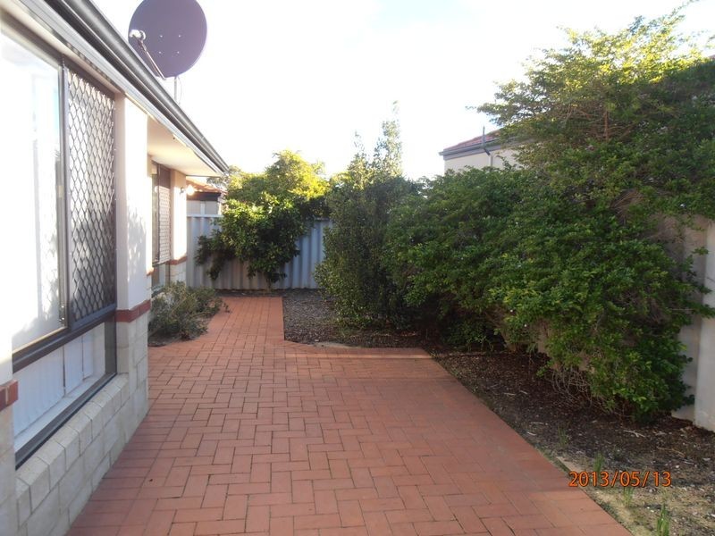 E/4 Ball Place, Queens Park WA 6107