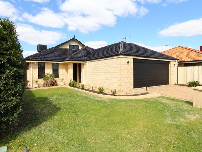 11 Richards Place, Cannington WA 6107