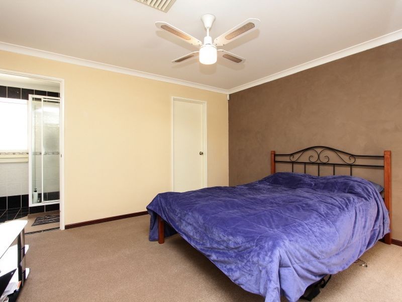 11 Richards Place, Cannington WA 6107