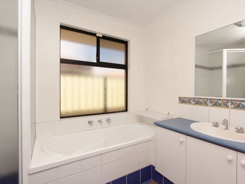 11 Richards Place, Cannington WA 6107