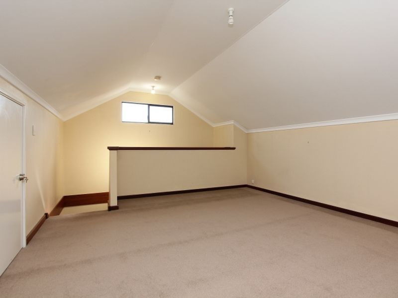 11 Richards Place, Cannington WA 6107