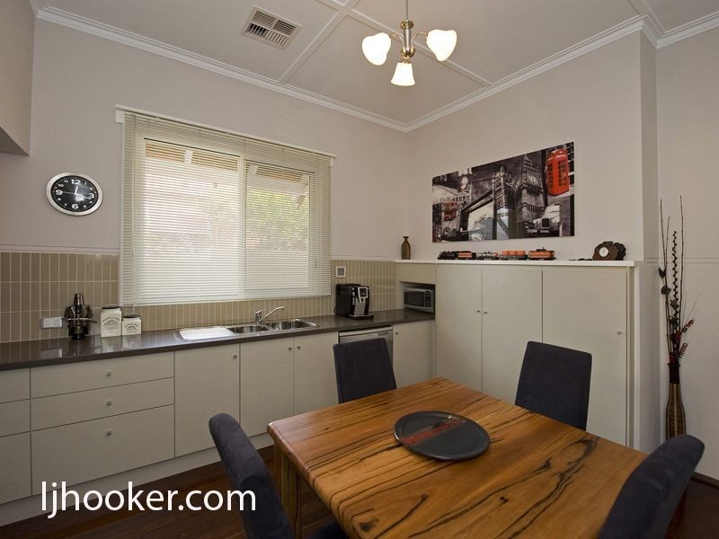 8 Rathay Street, Victoria Park WA 6100