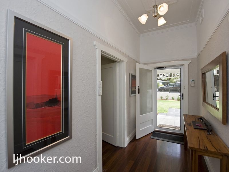 8 Rathay Street, Victoria Park WA 6100