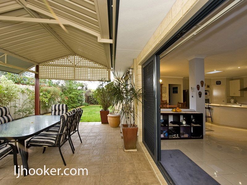 17 Melbourne Street, St James WA 6102