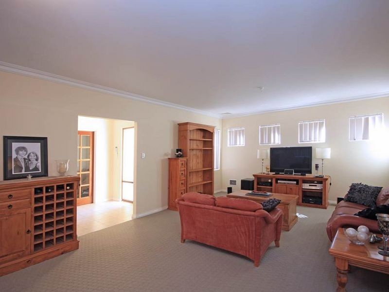 20C Alexander Road, Rivervale WA 6103