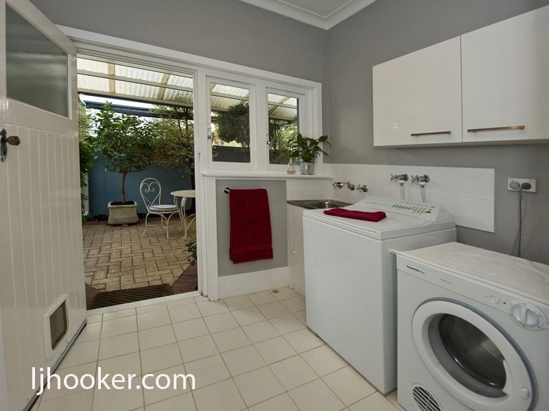 37 Lockhart Street, Como WA 6152