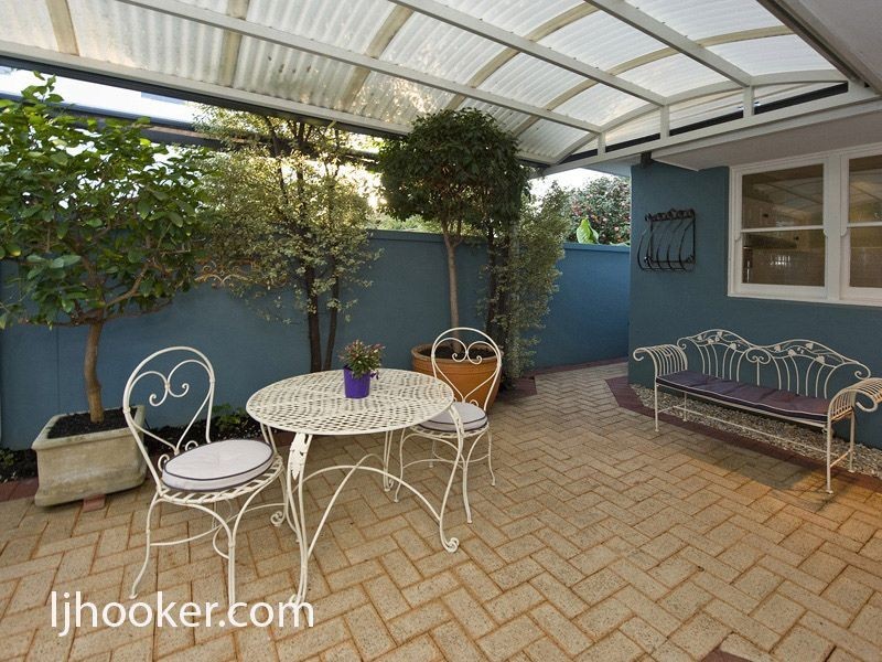 37 Lockhart Street, Como WA 6152