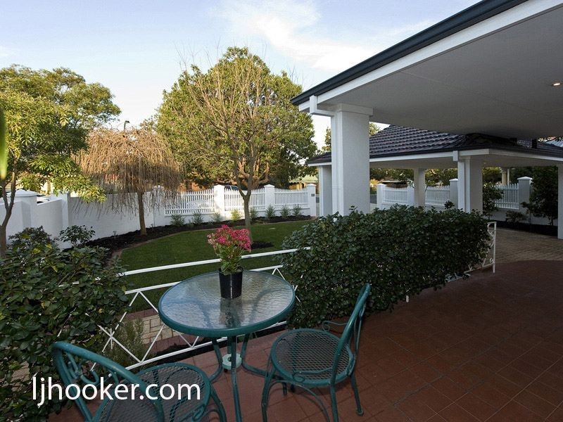 37 Lockhart Street, Como WA 6152