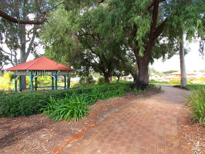 13 Mofflyn Circle, East Victoria Park WA 6101