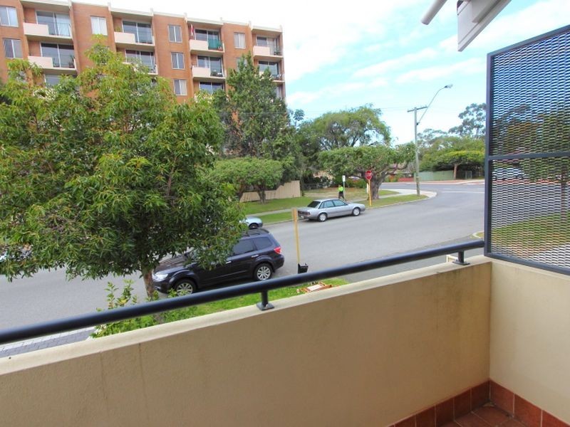 2/77 King George Street, Victoria Park WA 6100