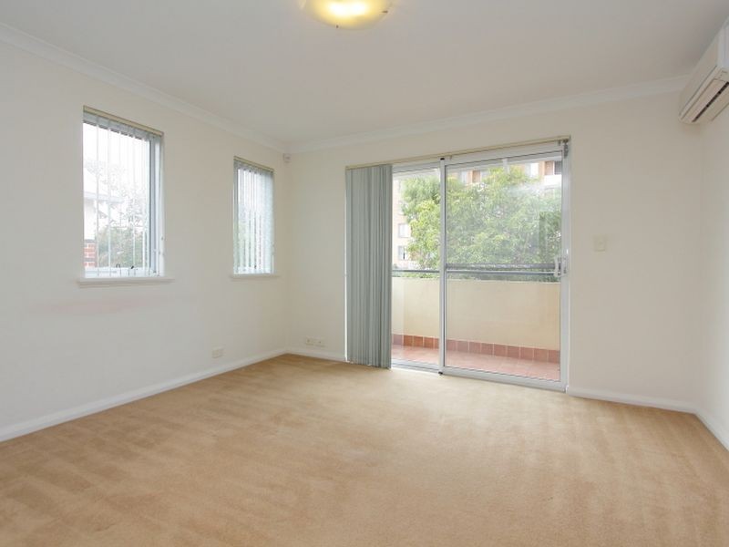 2/77 King George Street, Victoria Park WA 6100