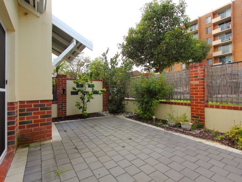 2/77 King George Street, Victoria Park WA 6100