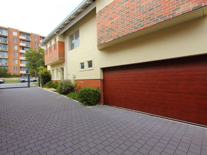 2/77 King George Street, Victoria Park WA 6100