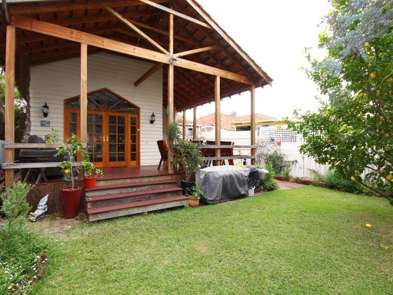 100 Westminster Street, East Victoria Park WA 6101