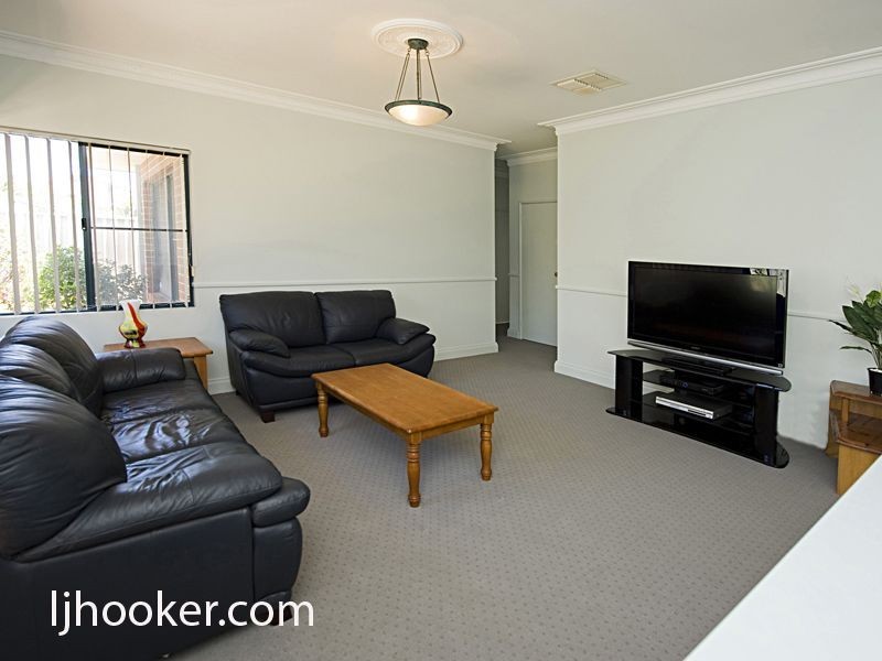 2/129 Hordern Street, Victoria Park WA 6100