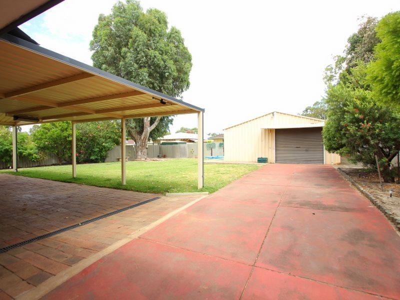 8 Berberis Way, Forrestfield WA 6058