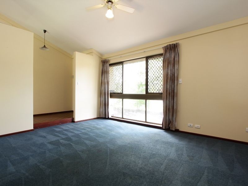 8 Berberis Way, Forrestfield WA 6058