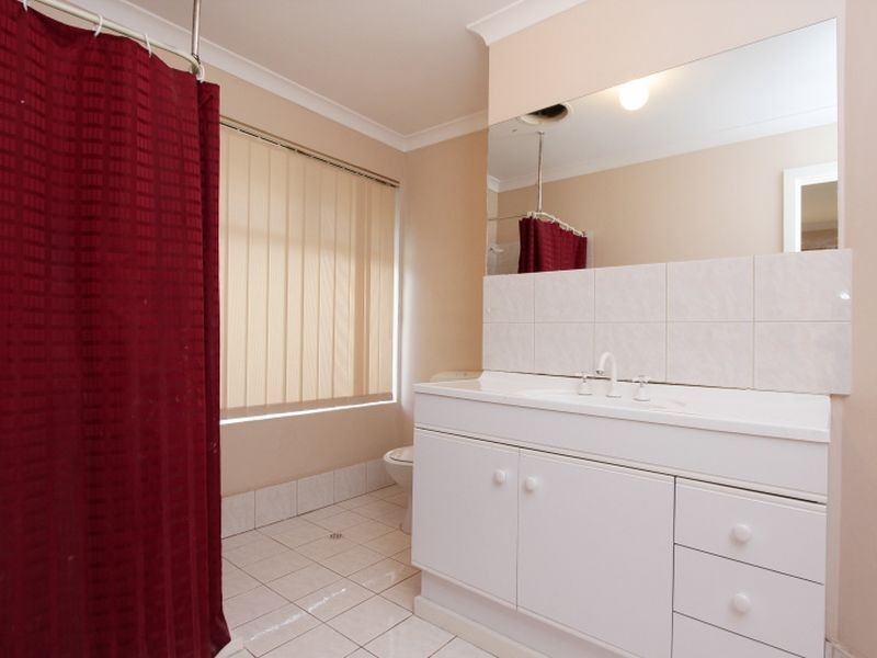 244 Wharf Street, Queens Park WA 6107