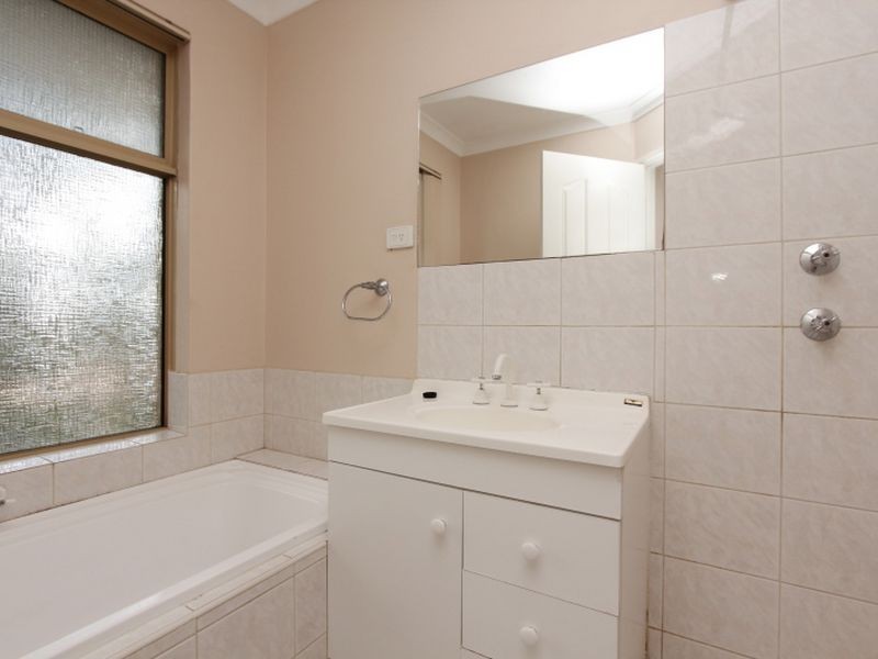 244 Wharf Street, Queens Park WA 6107