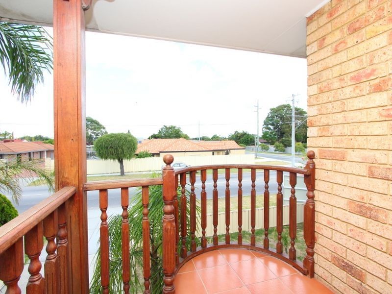 244 Wharf Street, Queens Park WA 6107