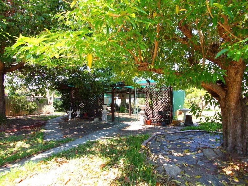 22 Roberts Road, Carlisle WA 6101