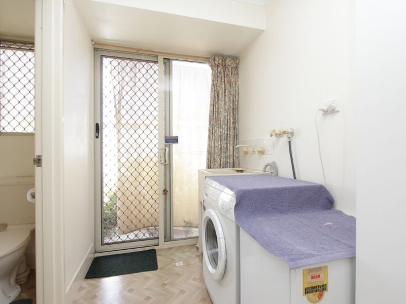 8 Woodrow Court, Queens Park WA 6107