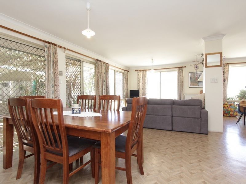 8 Woodrow Court, Queens Park WA 6107