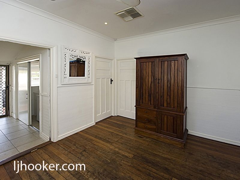 10 Reen Street, St James WA 6102