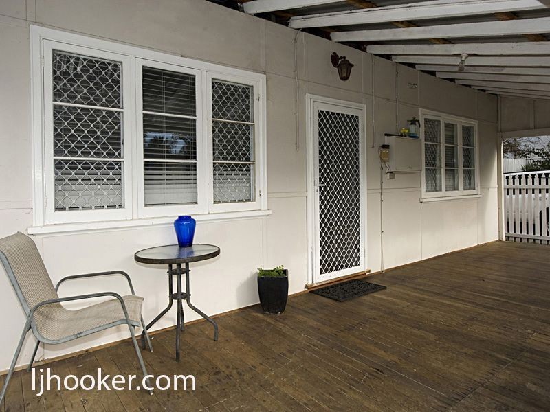 10 Reen Street, St James WA 6102