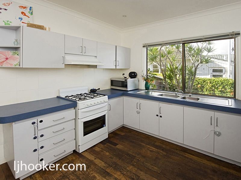 10 Reen Street, St James WA 6102