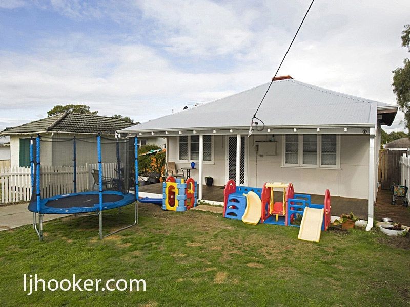 10 Reen Street, St James WA 6102