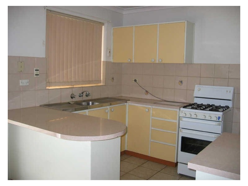 29 Longhurst Way, Queens Park WA 6107