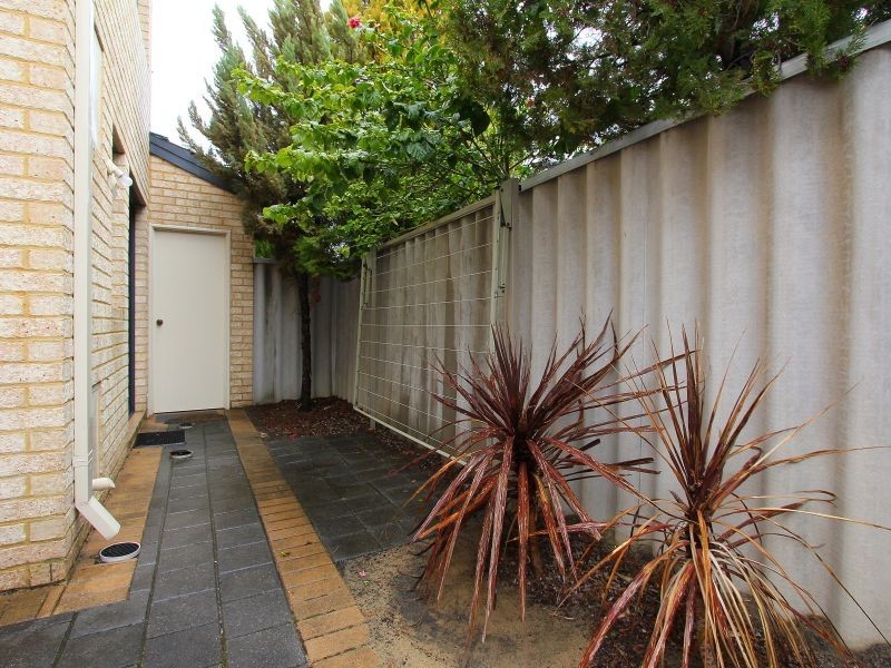 2/85 Powell Street, Joondanna WA 6060