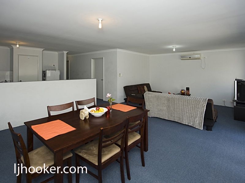 1/289 Wharf Street, Queens Park WA 6107